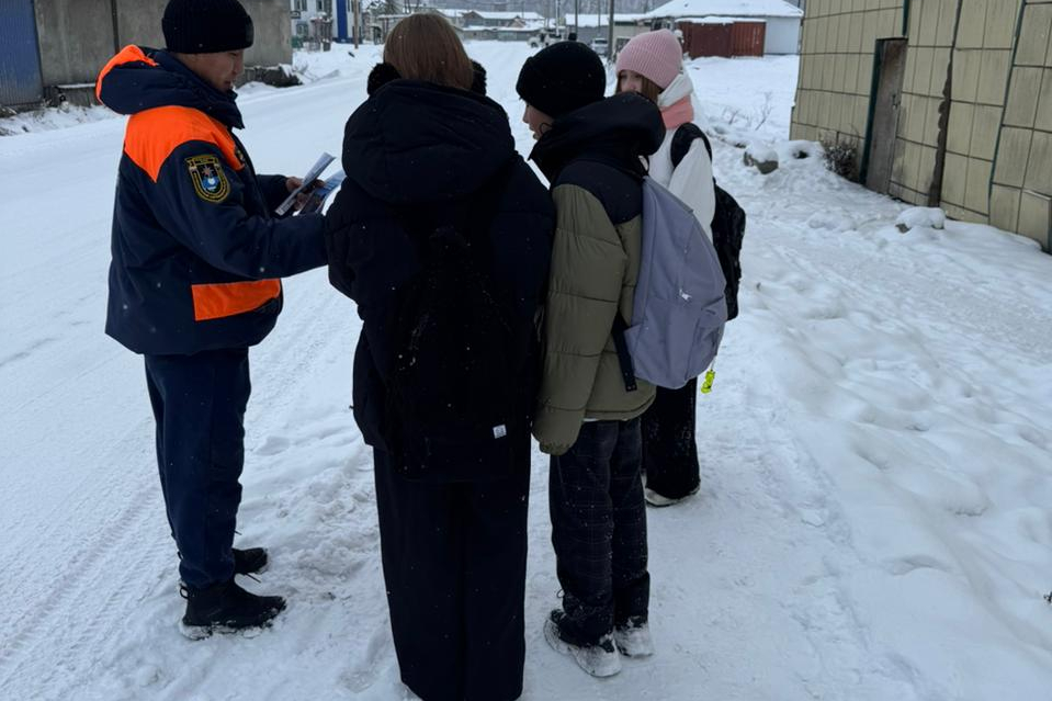 В Якутии проводят профилактические беседы о запрете выхода на тонкий лед