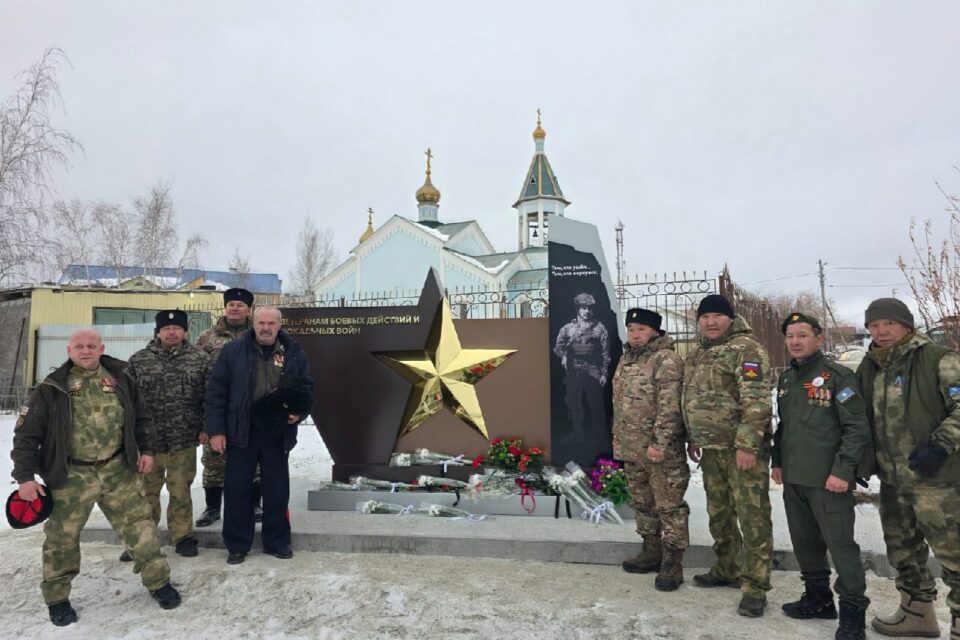 В Мохсоголлохе открыли стелу в честь ветеранов боевых действий