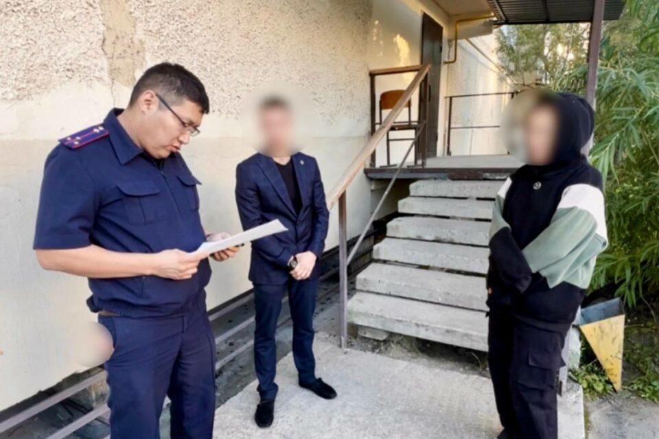 В Якутске пьяная женщина зарезала знакомого подруги во время застолья