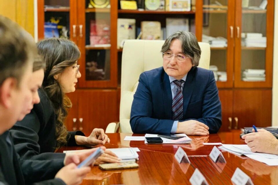 Первый вице-премьер Якутии встретился с участниками Северного форума