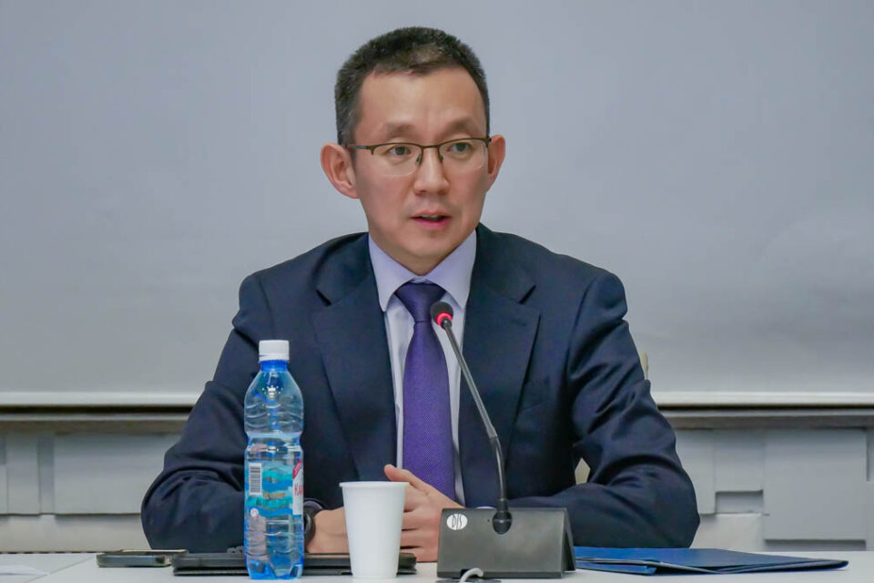 Минфин Якутии: «Нужно предусмотреть на ЖКХ 82 млрд рублей и сократить другие расходы бюджета»