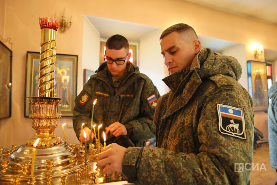 Участники антифашистского форума посетили Преображенский собор Якутска