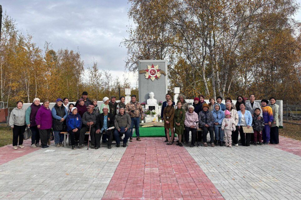 Преображение площади Победы: в селе Кылайы обновили мемориальный комплекс