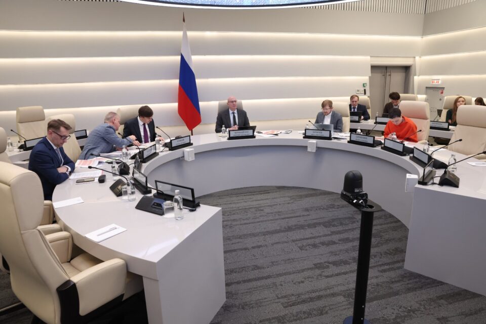 Чернышенко: «Губернаторы должны взять на особый контроль стройку и капремонт объектов образования»