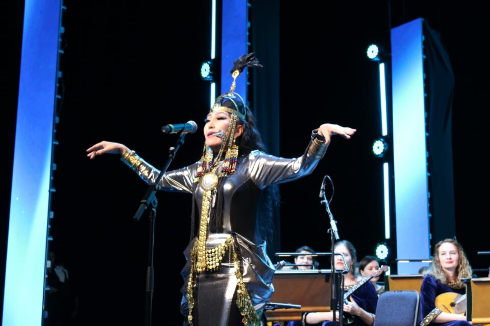 «В мире Олонхо»: якутский эпос прозвучал в Бахрейне и Омане