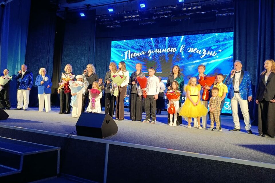 «Песня длиною в жизнь»: народный ансамбль «ЖДЯ» дал концерт в Алдане