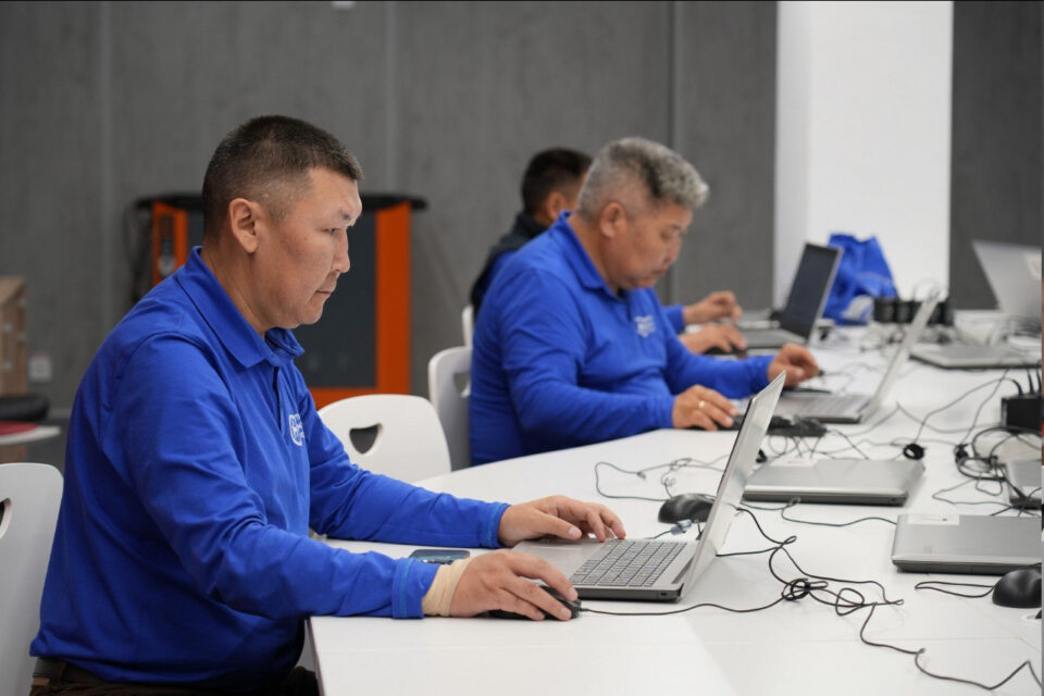 Курсанты кадровой программы «Якутия – Земля героев» активно готовят проекты к защите