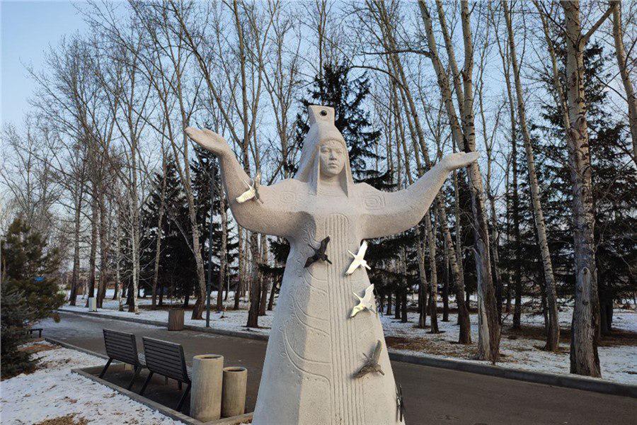 Выпускница целевого обучения из Якутии создала арт-объект в Красноярске