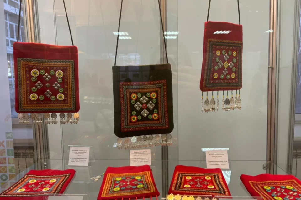 Творческая мастерская народных художественных промыслов объединила 100 юных якутян