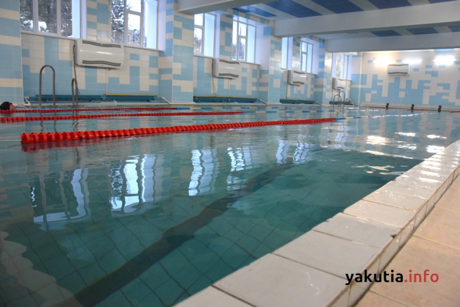 Условия жизни на голову выше, чем на других вахтовых точках, — не в тайге, а почти в городе, с бассейном