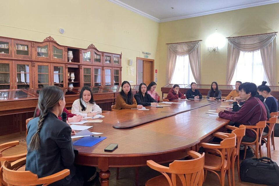 «Диктант Олонхо» объединил более 20  тысяч жителей Якутии