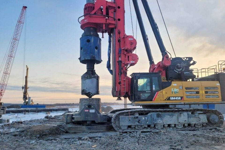 Завершено устройство свайного основания первой правобережной опоры Ленского моста