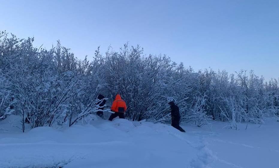 Спасатели присоединились к поискам пропавшего на реке Колыме рыбака