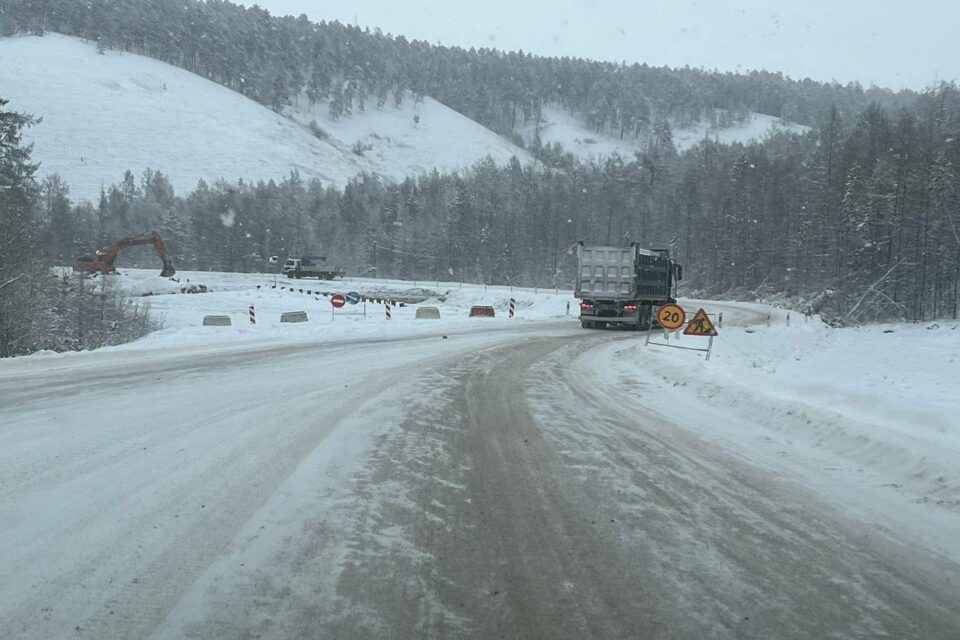 На автодороге «Умнас» в Якутии ведутся ремонтные работы