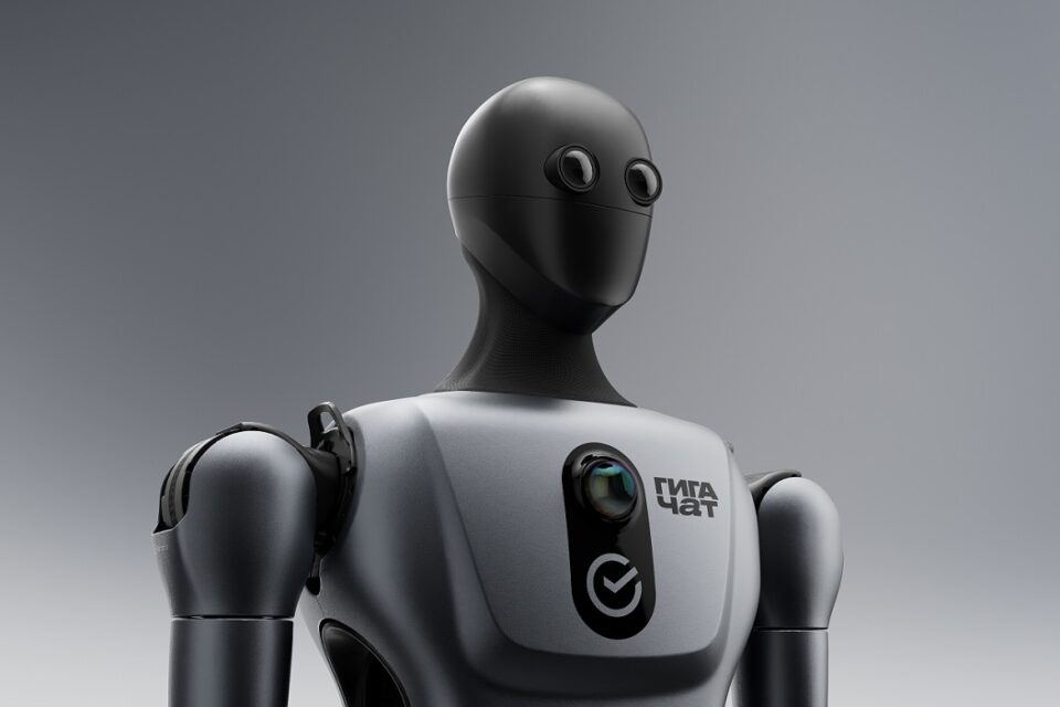 AI Journey 2025: Сбер представил первого ИИ-робота собственной разработки