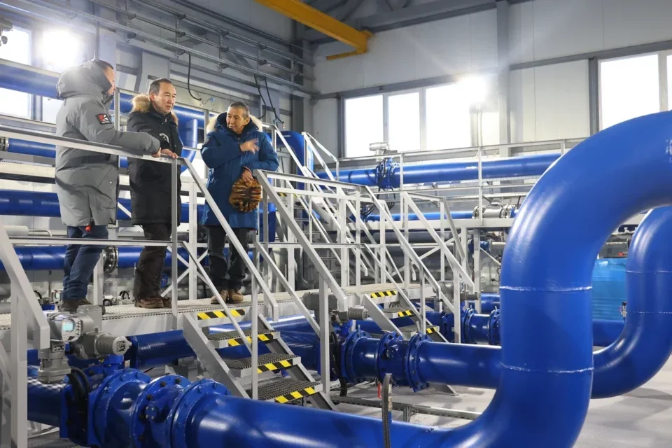 Айсен Николаев проверил готовность крупнейшего водоузла в Якутске