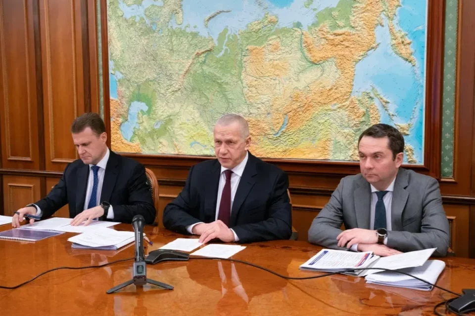 Юрий Трутнев поручил представить идеи по развитию Трансарктического транспортного коридора