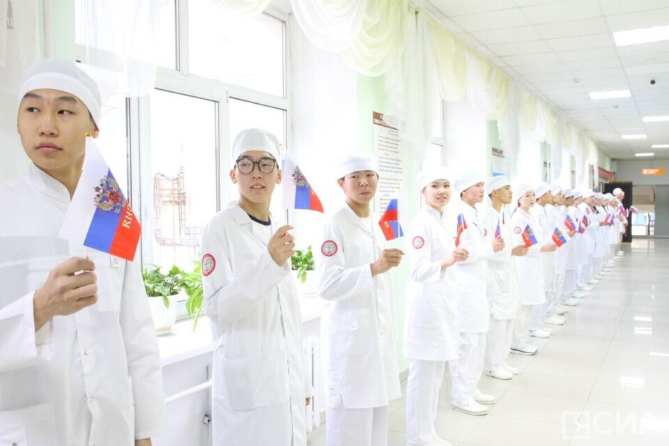 Рекордное число выпускников поступило работать в медучреждения Якутии