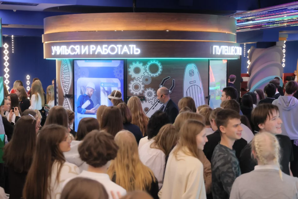 Эксперты представили молодежи возможности Дальневосточного макрорегиона