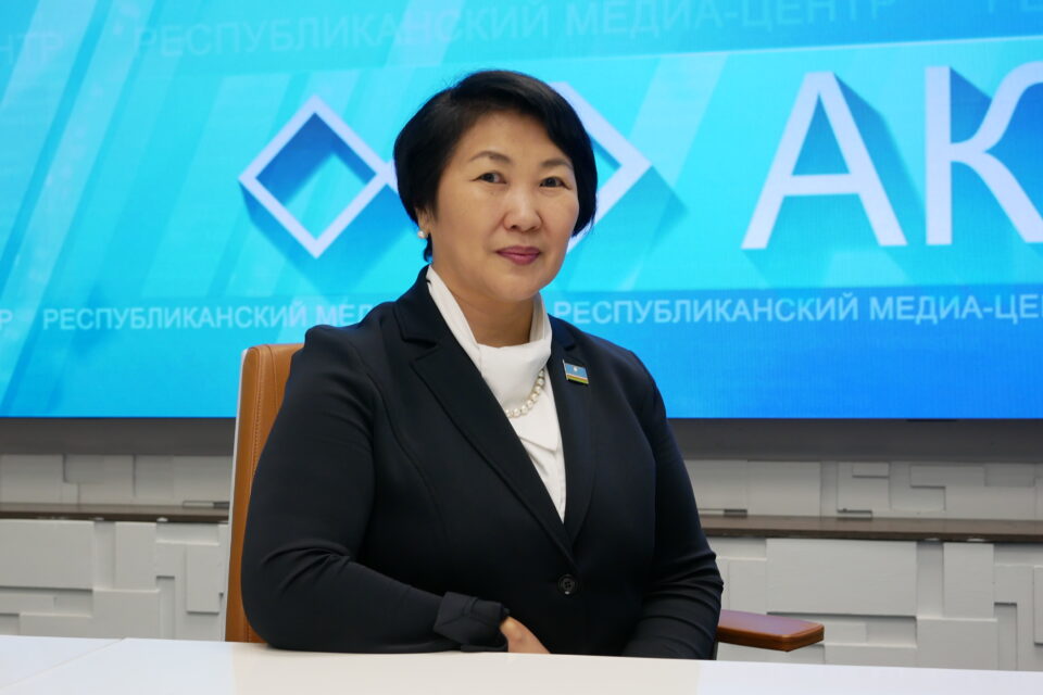 «Акцент»: Лена Афанасьева — об обязательной отработке, поддержке молодых врачей и мобильных докторах