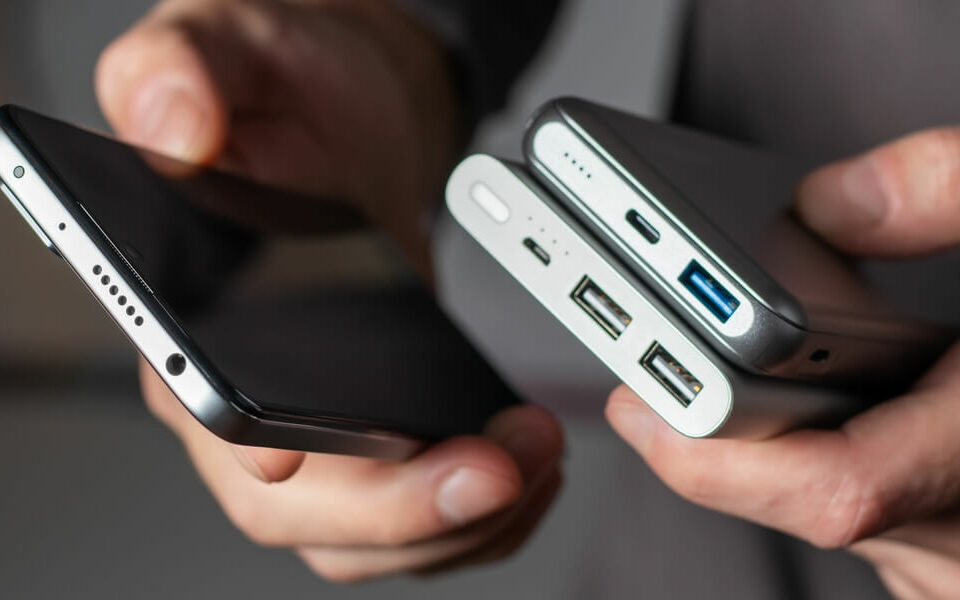 На Дальнем Востоке из-за холодов резко вырос спрос на пауэрбанки