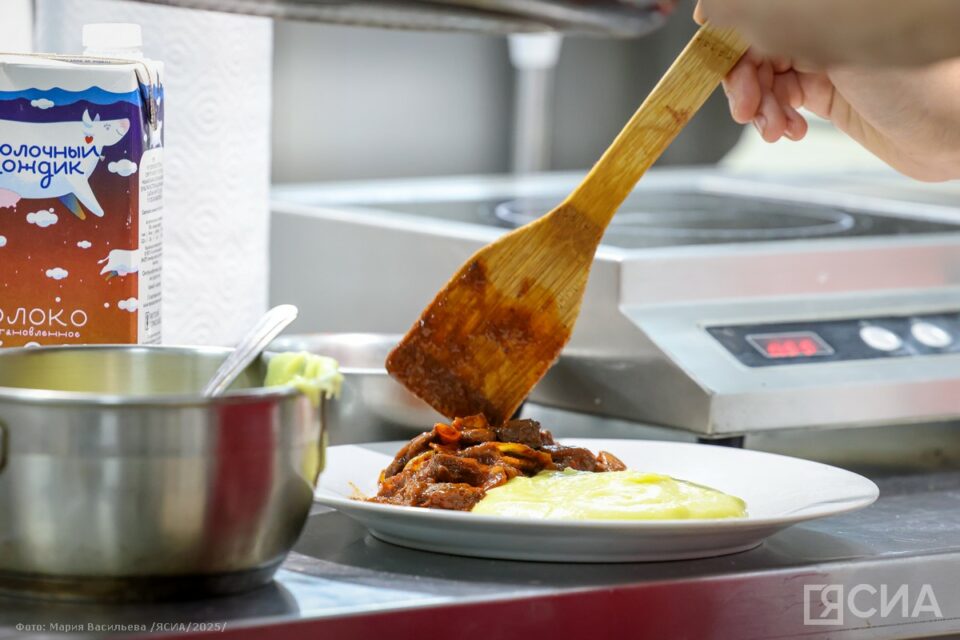 Два якутских шеф-повара участвуют в 24-часовом кулинарном марафоне на «Пятнице!»