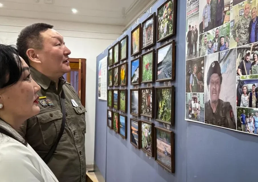 В Музее музыки и фольклора народов Якутии открылась фотовыставка бойца СВО с позывным «Лирик»