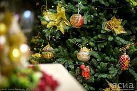 Как украсить елку для привлечения богатства и удачи в год Огненной Лошади