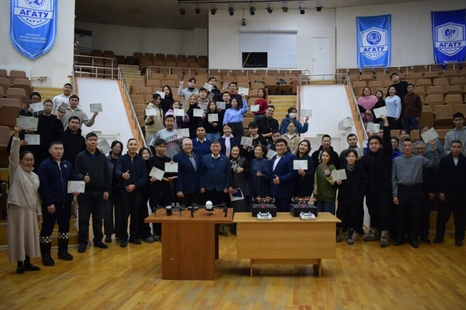 В Арктическом ГАТУ выпустили первых операторов БАС