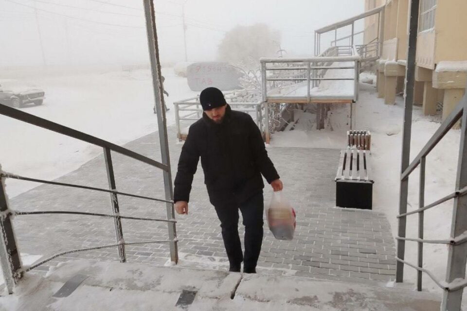 В Якутии вручили новогодние подарки семьям военнослужащих