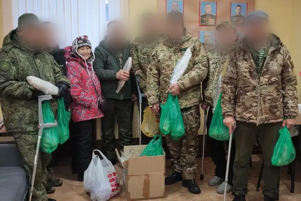 Жители Горного района Якутии отправили гумпомощь военнослужащим в Хабаровск
