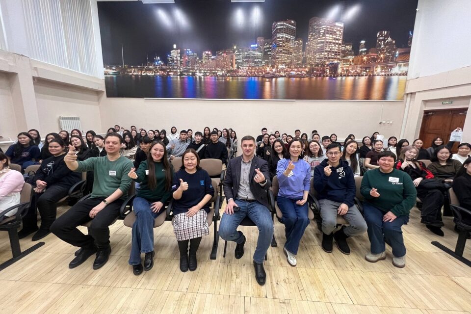 Гигачат, квиз и карьера: студенты Якутска познакомились с финансовыми инновациями