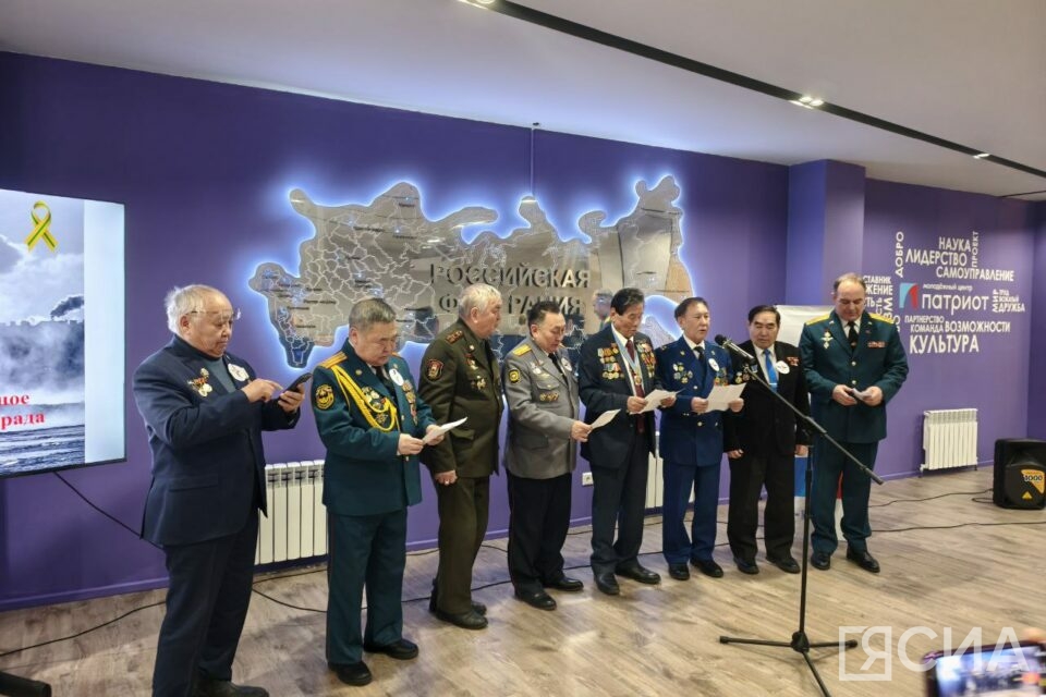 В Якутске в честь годовщины освобождения Ленинграда прошла акция «Блокадная ласточка»