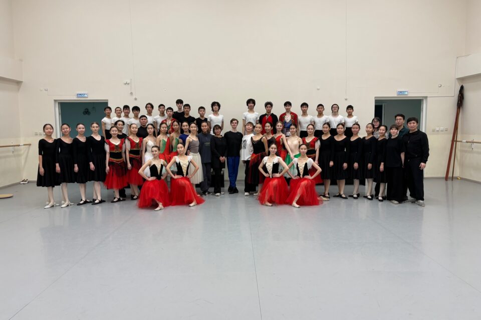 Якутская балетная школа покажет старинный французский балет «Два голубя»