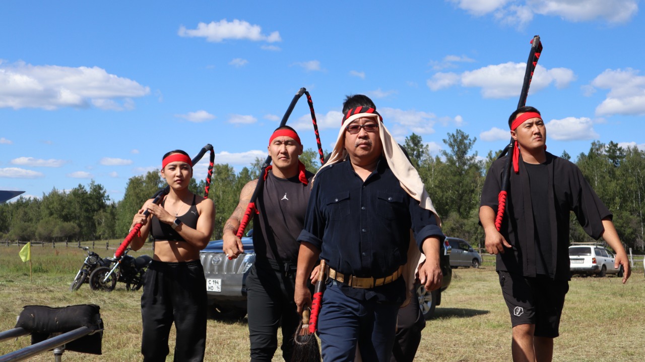 Комедия «Күүлэй! От кэмэ»