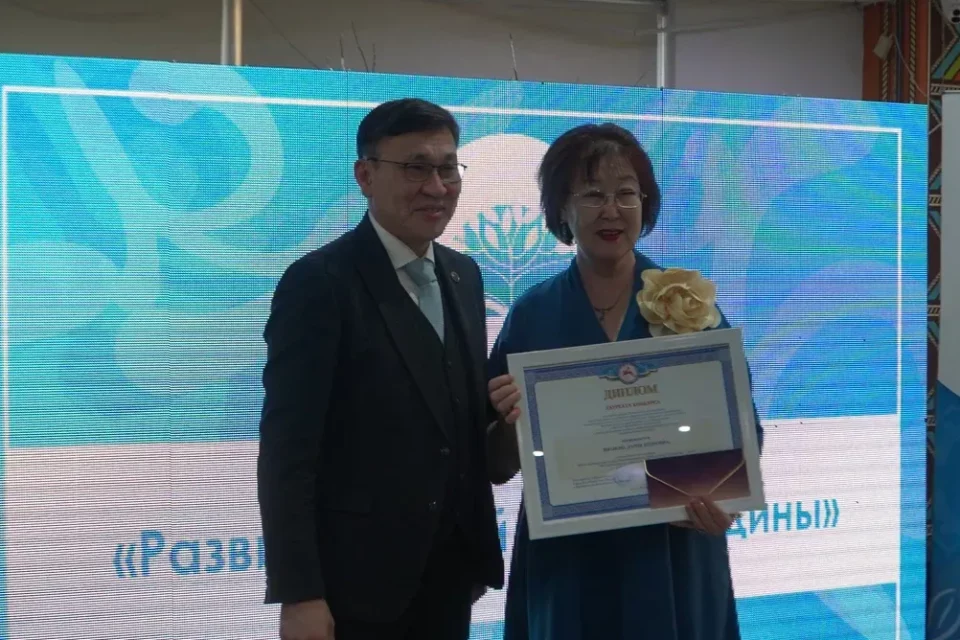 Педагогу из Таттинского района вручили премию имени Николая Афанасьева