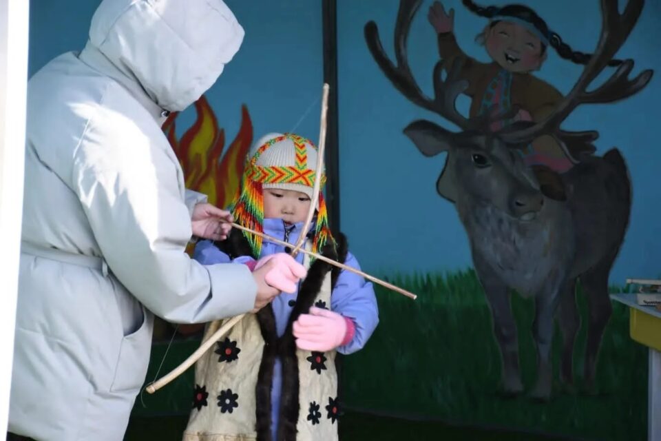 В Тополином новый дошкольный проект помогает растить будущих оленеводов   