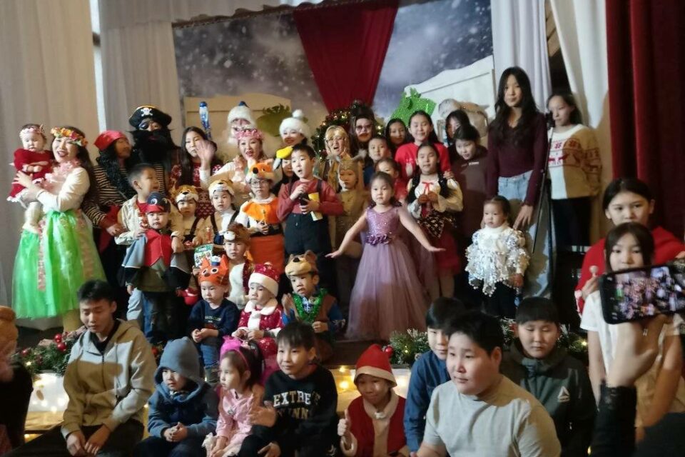 В Вилюйском районе Якутии провели новогодний праздник для детей участников СВО