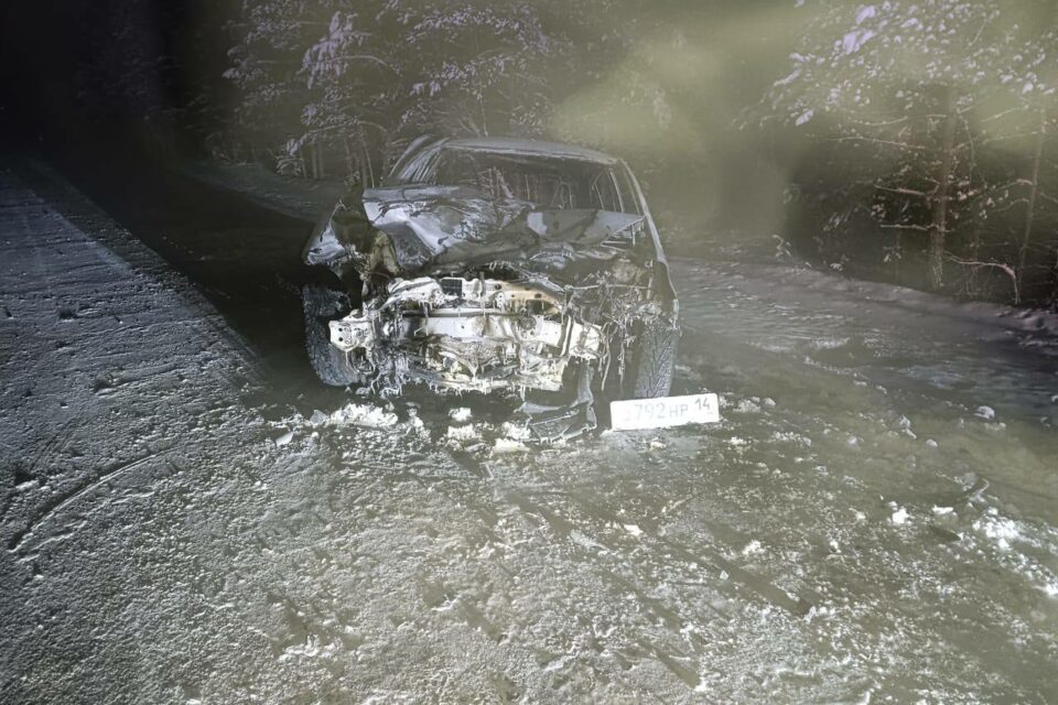 На федеральной трассе «Колыма» в Якутии произошло ДТП с участием двух автомобилей