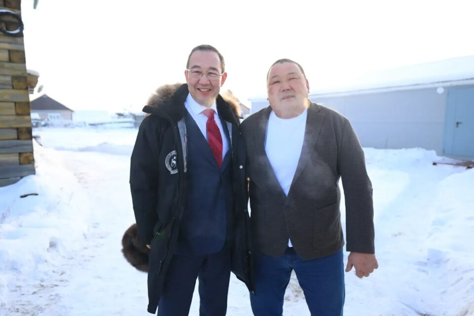 Глава Якутии встретился с именитыми амгинскими спортсменами