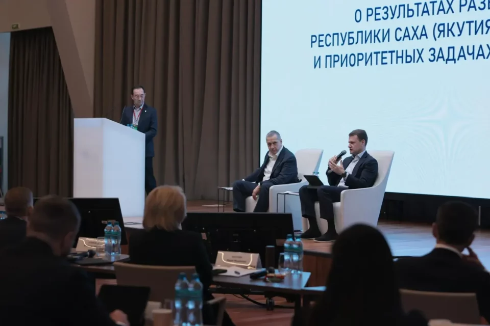 Айсен Николаев представил итоги года на январском совещании Юрия Трутнева