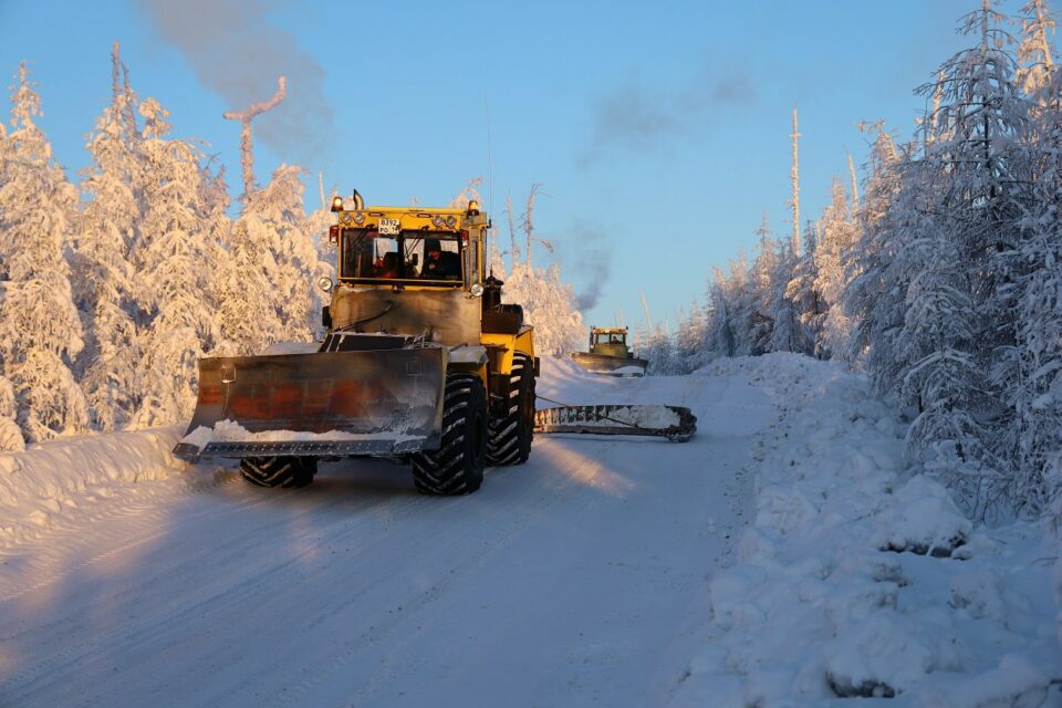 На автозимниках в северных и арктических районах Якутии повысили грузоподъемность