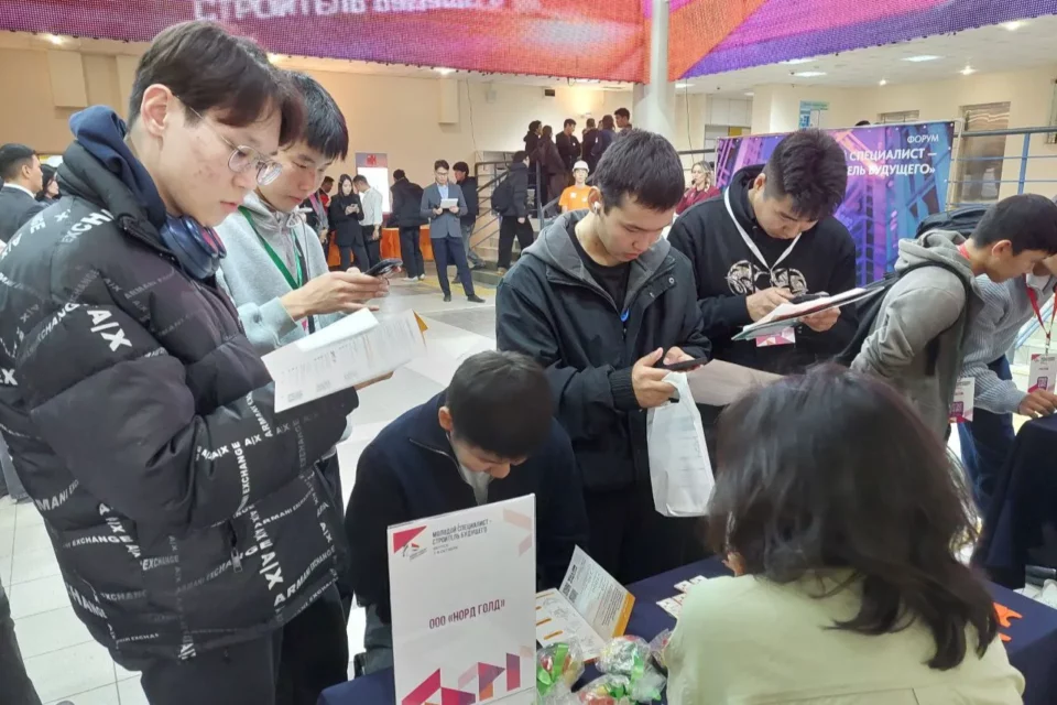 Более 1,2 тысячи выпускников трудоустроили в Якутии по подписанным с работодателями соглашениям