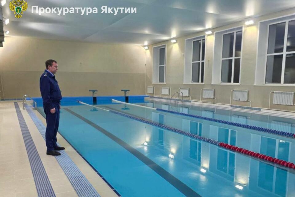 В Нерюнгри 13 детей отравились хлором в бассейне футбольной школы