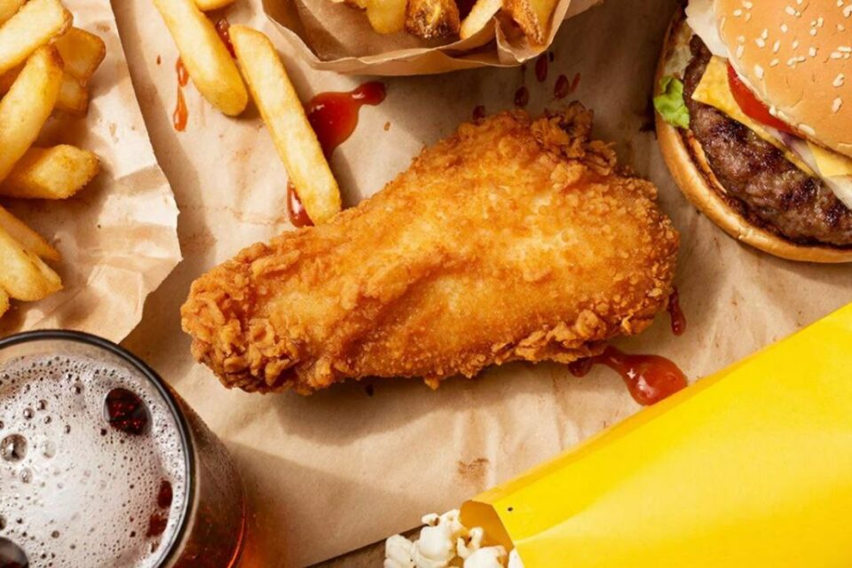 Траты россиян на фастфуд, рестораны и бары выросли на 12%