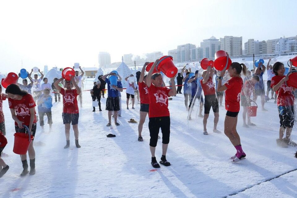 Массовое обливание холодной водой проведут в Якутске