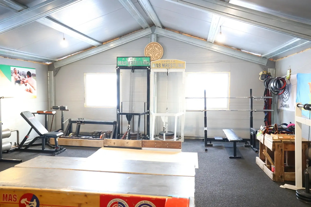 спортивный зал в Амге