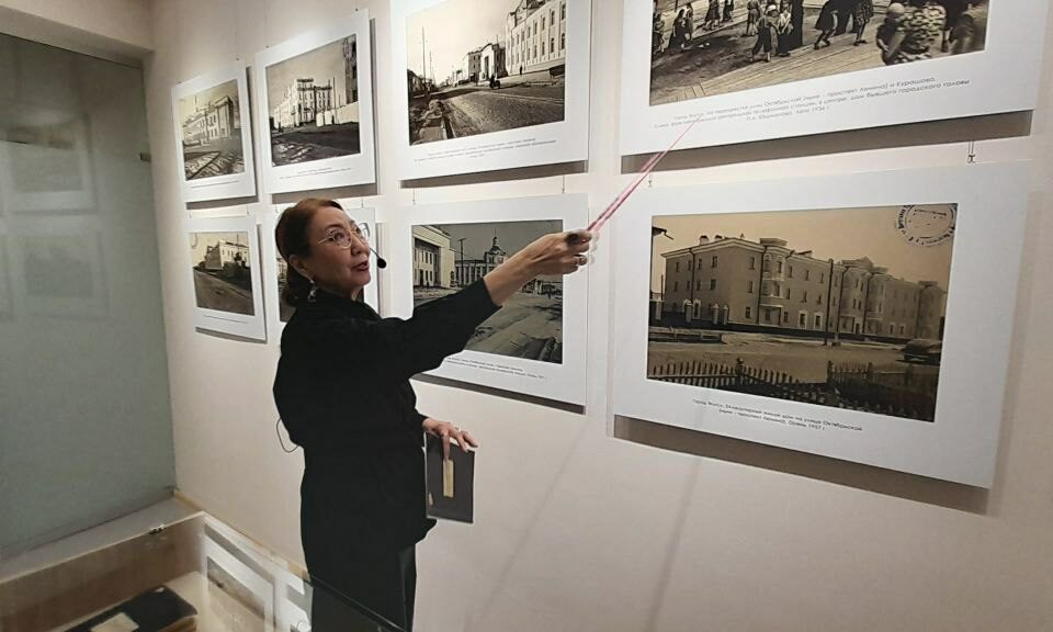 В Якутске открылась выставка архивных фотоматериалов первых генпланов города