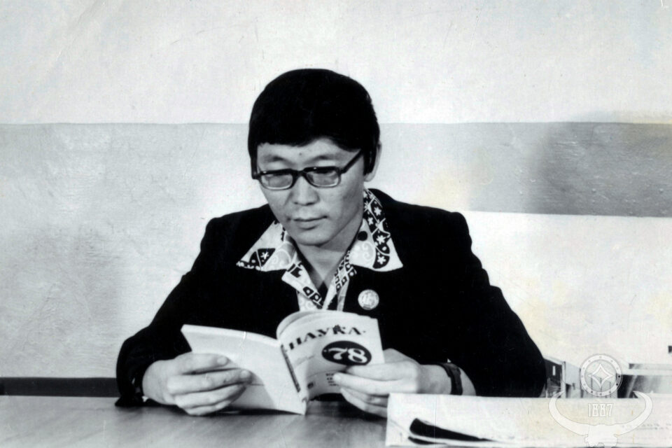 Открылась выставка о первом профессиональном историке музеев Якутии