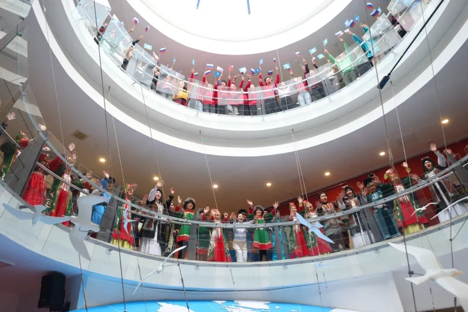 Глава Якутии встретился со студентами первого университета креативных индустрий на Дальнем Востоке